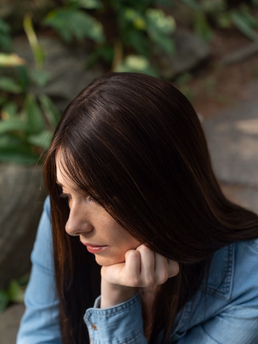 Sarah kosher sheitel in Dark Walnut, close-up of the natural shine